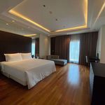 Rent 3 bedroom apartment of 220 m² in Bangkok