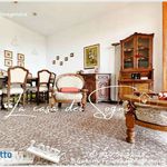 Affitto 6 camera appartamento di 147 m² in Genova