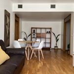 Rent 3 bedroom apartment of 90 m² in Lisboa