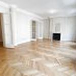 Rent 4 bedroom apartment of 209 m² in Paris