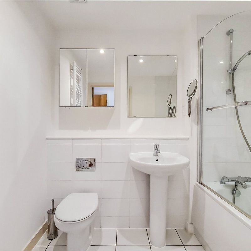 1 bedroom flat/apartment in Repton House, 20 Scott Avenue, SW15 Highams Park